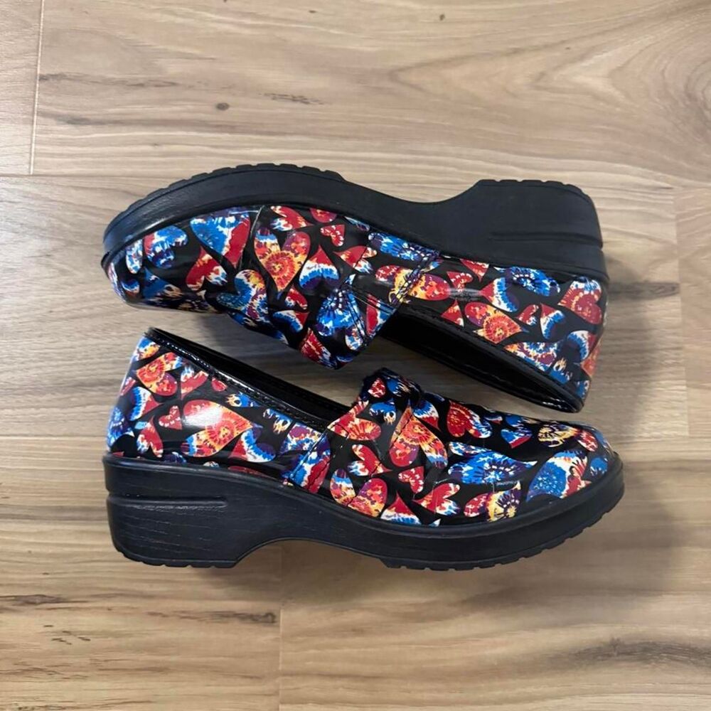 Easy Street clogs comfort floral AOP art design Size women’s 9